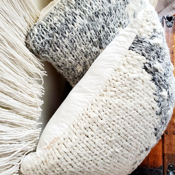 London Kaye Accents 2 Pc London Kaye Oversized Chunky Cable Knit Large Decorative Throw